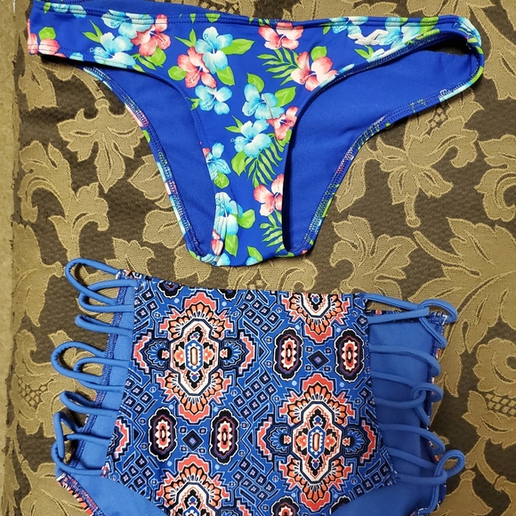 Hollister Other - 2 Hollister bikini bottoms